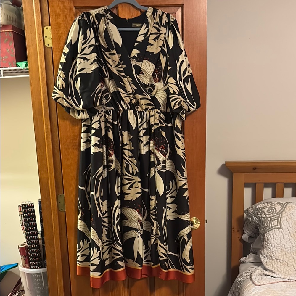Melonie T Elegant Black and Cream Floral Dress 16W